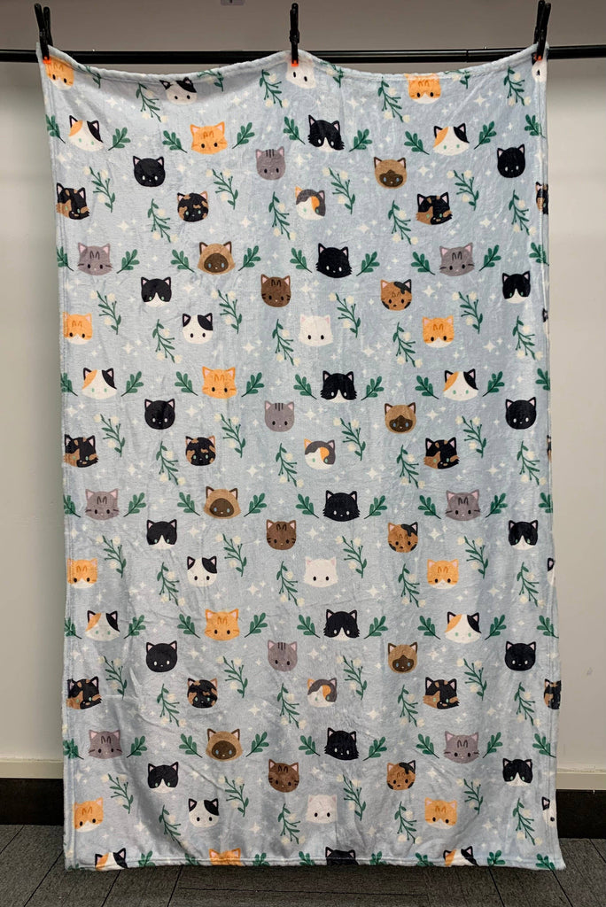 Cat Heads and Foliage Leaves Fleece Blanket 59in x 39in