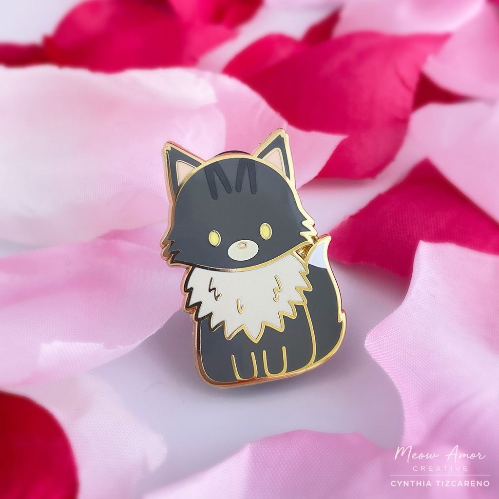 Fluffy Grey Maine Coon Cat enamel pin
