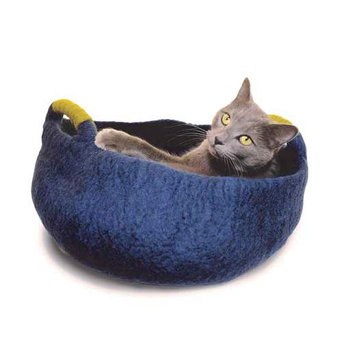 Wool cat basket
